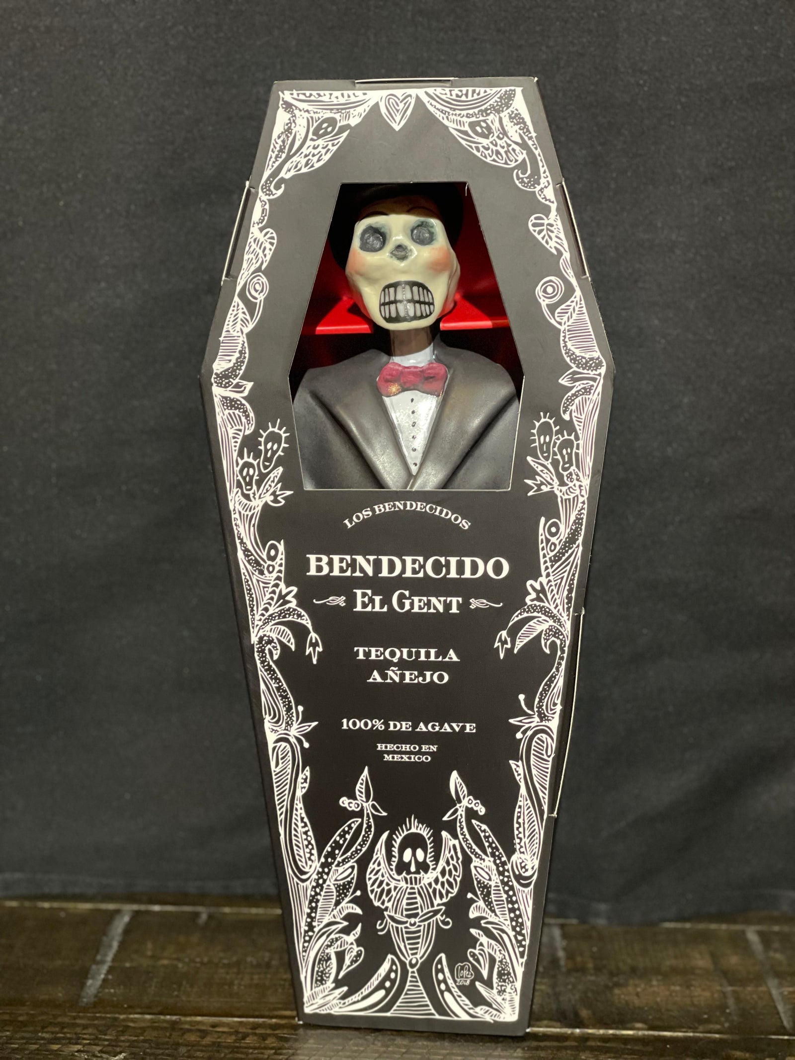 Bendecido El Gent Anejo